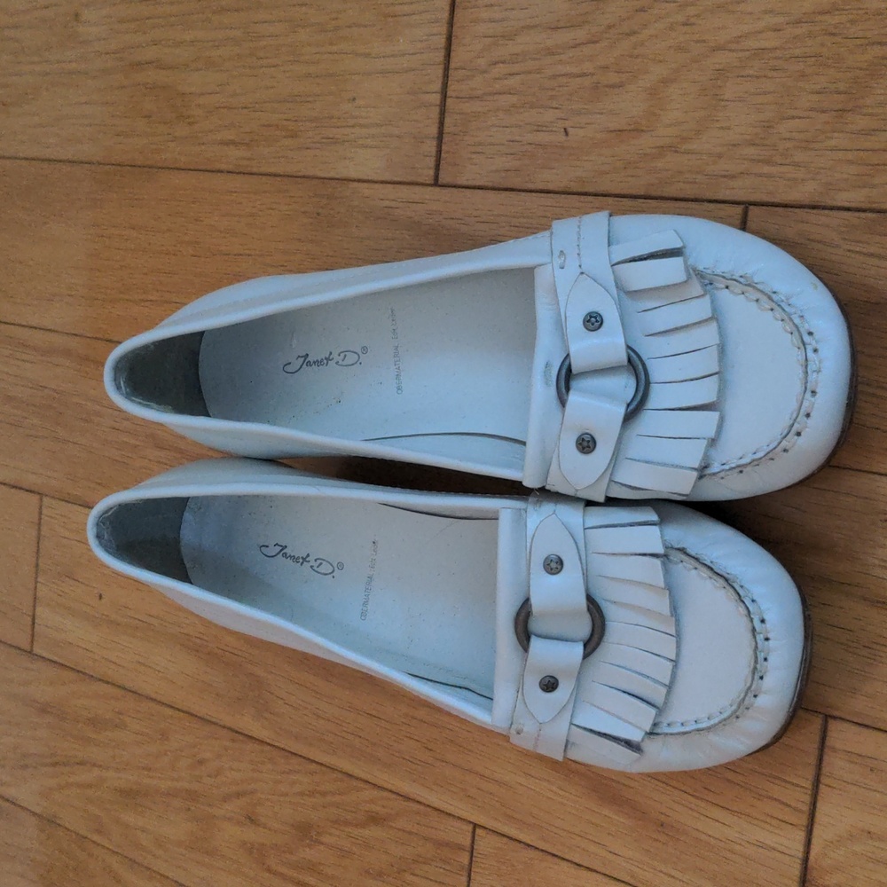 Vintage kitty heel loafers